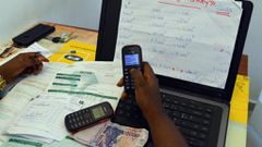 La guerre des prix fait rage entre Orange Money et Wave au Sénégal