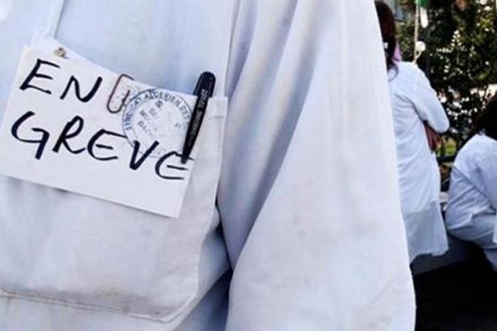 Paralysie du système santé et éducation