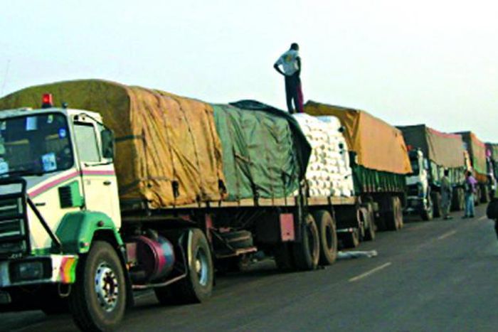 Camion bloqué à la frontière