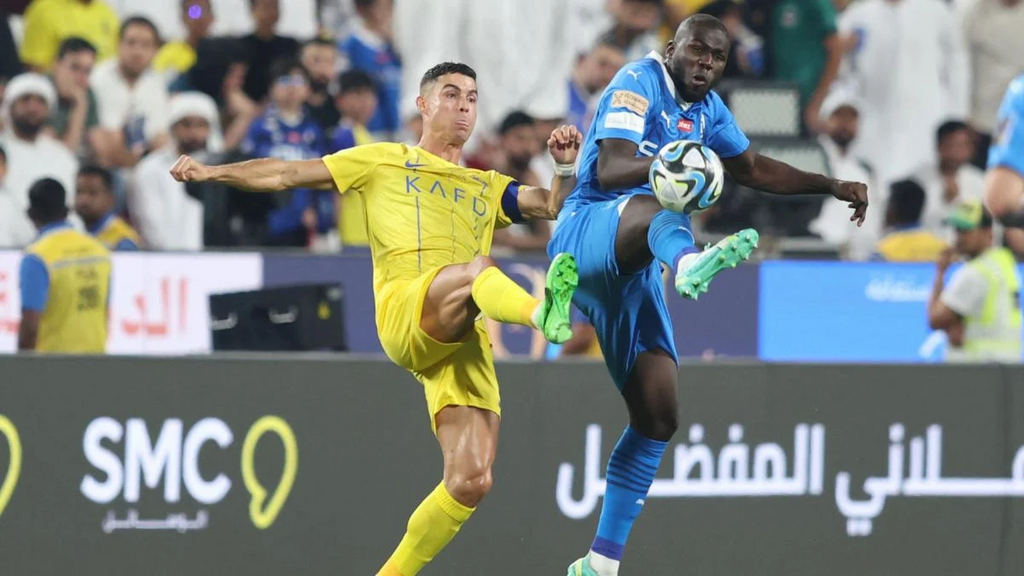 cristiano-ronaldo-kalidou-koulibaly-2324