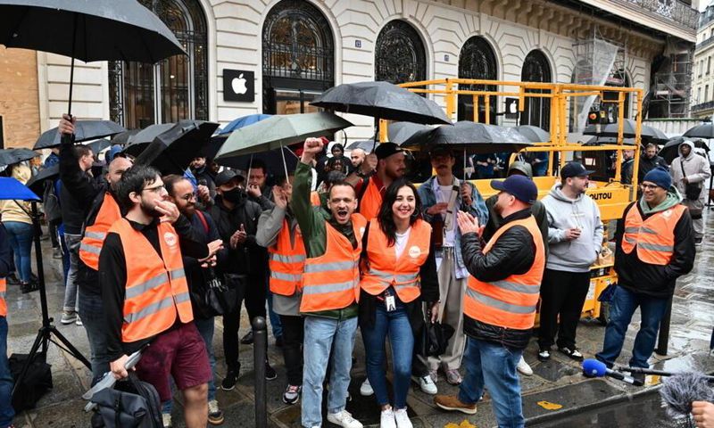Salariés d’Apple en grève pour le lancement de l’iPhone 15
