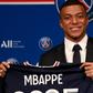 Kylian Mbappé prolongeant son contrat avec le PSG