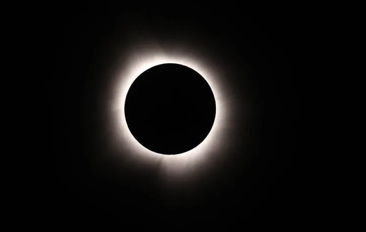 L'éclipse solaire totale visible depuis l'Amérique du Nord a poussé certaines personnes à des gestes extrêmes et désespérés