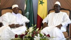 Abdoulaye-Wade-et-Macky-Sall-696x392