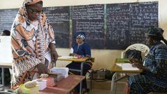 Un bureau de vote accueillant des inscrits lors de la présidentielle de 2019