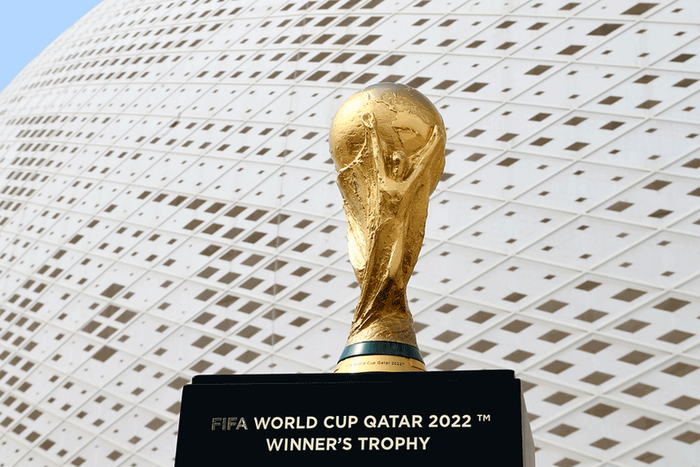 Le trophée de la Coupe du Monde Qatar 2022