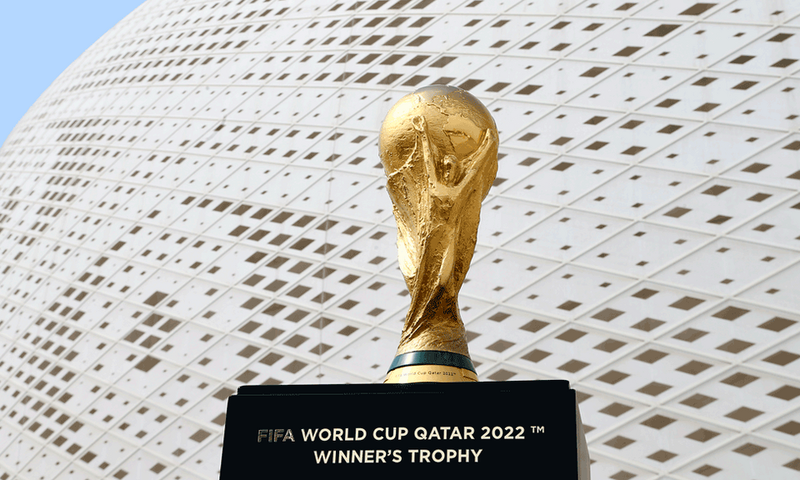Le trophée de la Coupe du Monde Qatar 2022