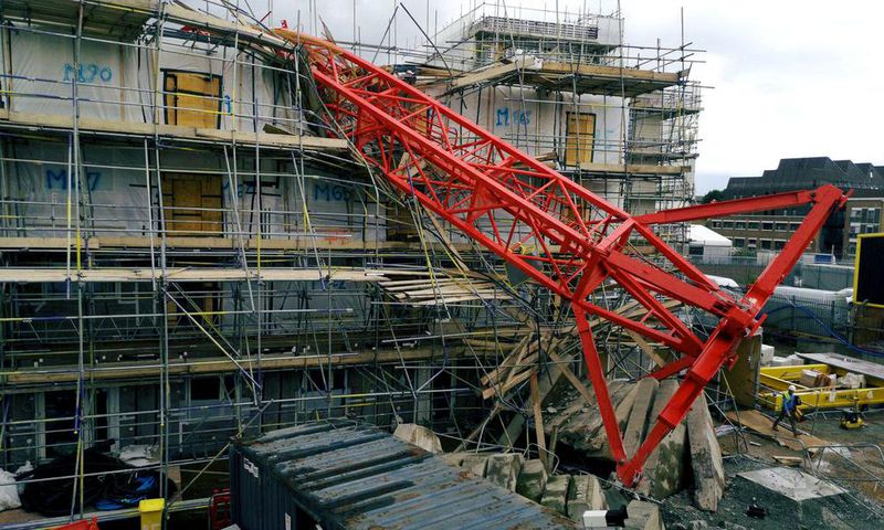 accident-grue-tombee-sur-chantier