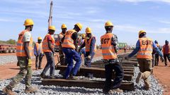 Sénégal, Janvier 2019 : Des ouvriers travaillent sur le chantier du TER.