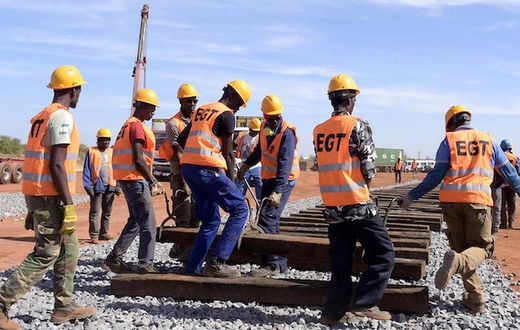 Sénégal, Janvier 2019 : Des ouvriers travaillent sur le chantier du TER.