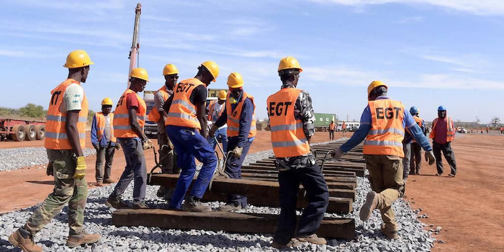 Sénégal, Janvier 2019 : Des ouvriers travaillent sur le chantier du TER.
