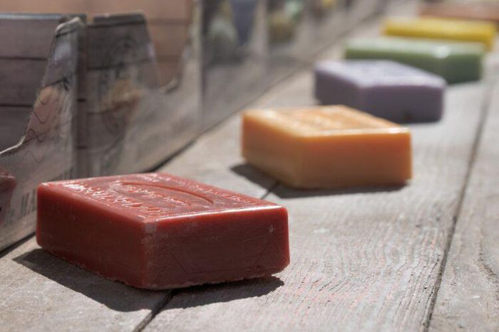 Savons exfoliants ou gommage : attention danger. Source : ma-clinique.fr