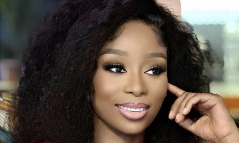 Adiouza chanteuse