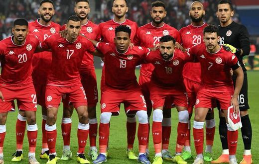 Les joueurs de la Tunisie posent pour une photo de groupe avant le match amical contre le Brésil au Parc des Princes à Paris, le 27 septembre 2022.  [FRANCK FIFE / AFP]