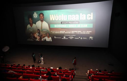Avant-première du film documentaire « Wóolu naa la ci » au cinéma Pathé de Dakar, le 27 avril 2023.