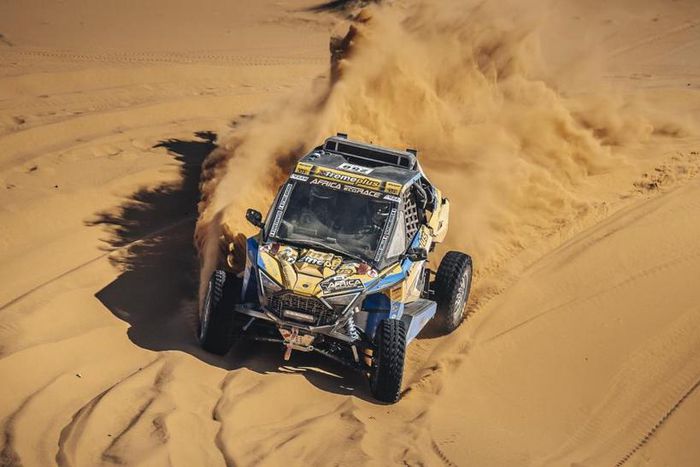 L-africa-race-2024-es02-en-hommage-metge