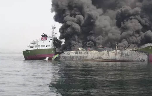 Explosion d'un bateau (Illustration)