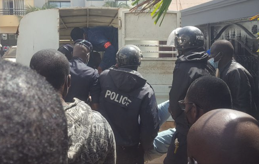 Un policier mort dans les affrontements entre militants de Sonko et FDS à Ziguichor, lundi 15 mai 2023