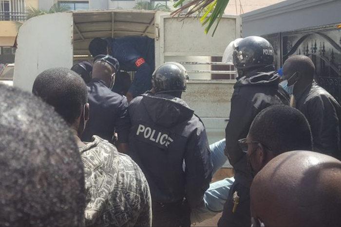 Un policier mort dans les affrontements entre militants de Sonko et FDS à Ziguichor, lundi 15 mai 2023
