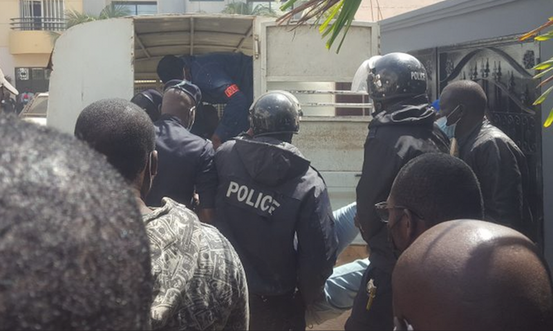 Un policier mort dans les affrontements entre militants de Sonko et FDS à Ziguichor, lundi 15 mai 2023