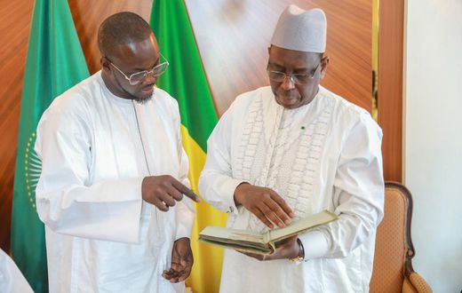 Les six photos authentiques de Serigne Touba présentées à Macky Sall