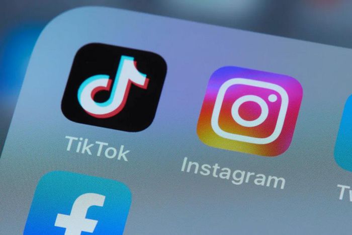 TikTok et Instagram se dotent d’un bouton d’alerte / Le marin.ch