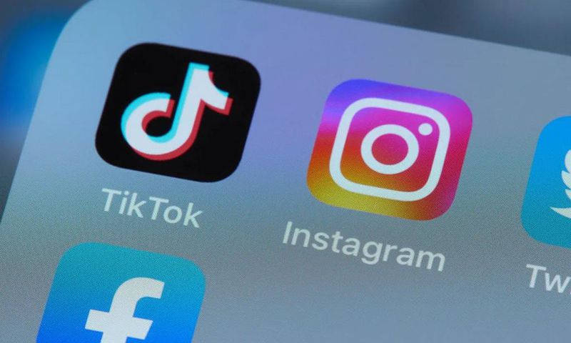 TikTok et Instagram se dotent d’un bouton d’alerte / Le marin.ch