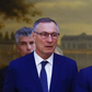 Emmanuel Macron Jean-Marie Bockel, le 19 mars 2022 lors des célébrations du 60e anniversaire de la fin de la guerre d'Algérie. Gonzalo Fuentes/Pool via AP