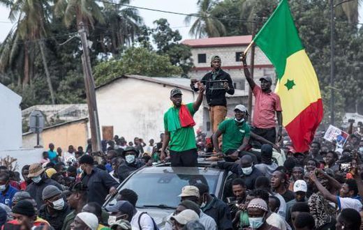 Ousmane Sonko en caravane