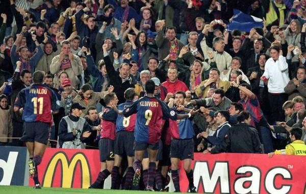 rivaldo--kluivert-et-guardiola-celebrent-leur-victoire-contre-chelsea-en-ligue-des-champions