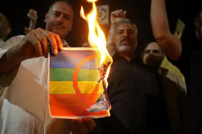 irak-iraq-lgbt-lgbtq-moqtada-sadr-manifestation