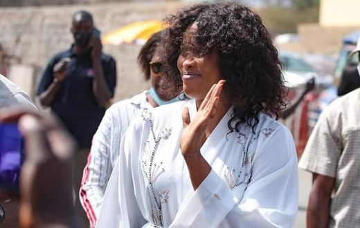 Adji Sarr accueillie en star au Palais de justice de Dakar, le 14 avril 2022
