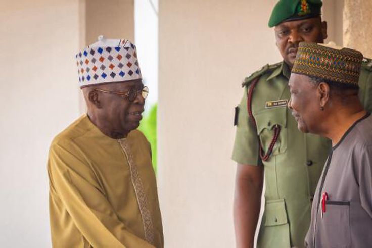 Yokubolon et Tinu Bola