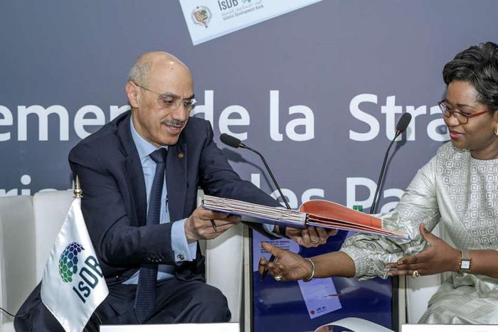 Président de la BISD Dr Muhammad Al Jasser et ministre Oulimata Sarr