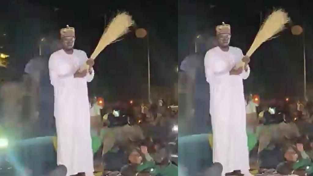 Diomaye et  son balai