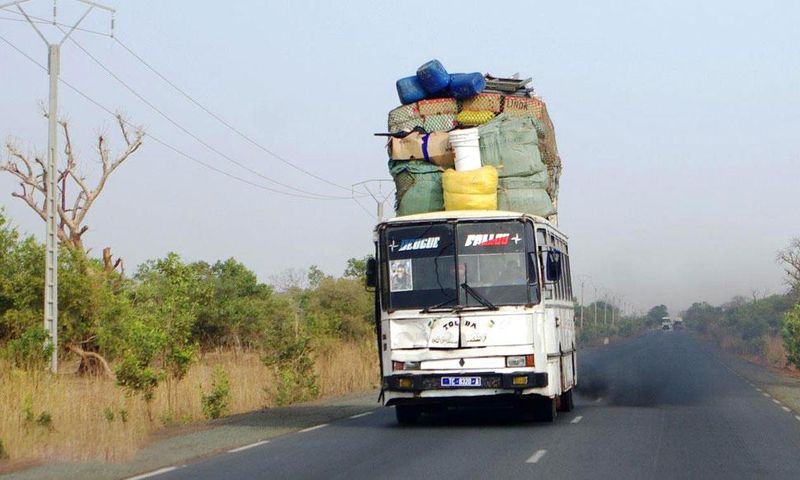 Un Bus de transport de personnes reliant la ville de Tambacounda à celle de Dakar | Photo : AU-SENEGAL.COM