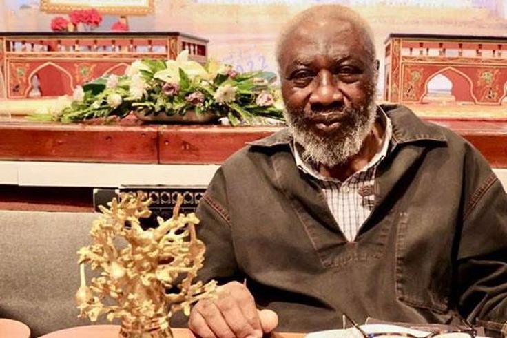 le-poete-et-editeur-camerounais-Paul-Dakeyo