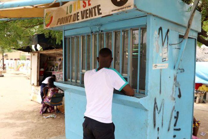 Les-kiosques-de-jeu-de-hasard-foisonnent-a-Dakar-750x430