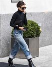 Victoria Beckham dans un jean boyfriend