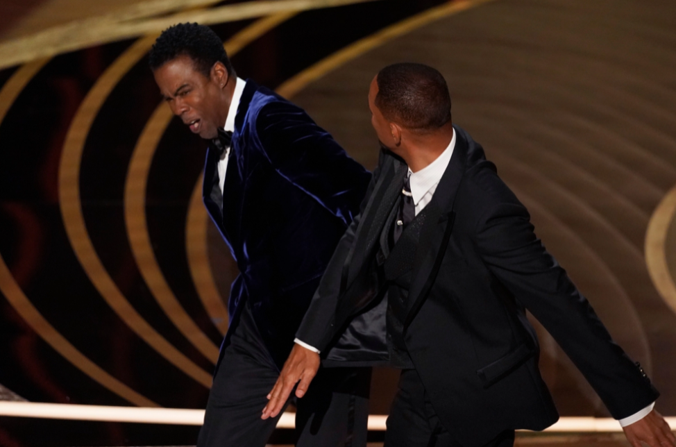 La photo de Will Smith giflant le présentateur Chris Rock est devenue un mème viral sur les réseaux sociaux.