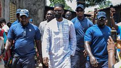 Ousmane Sonko avec ses gardes du corps
