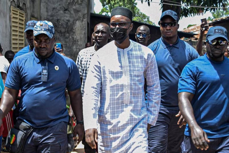 Ousmane Sonko avec ses gardes du corps