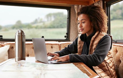 Setting up an automatic out-of-office Gmail message is good to do if you're going on vacation.