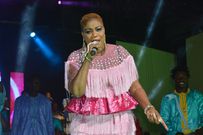 La chanteuse Daba Sèye sur scène
