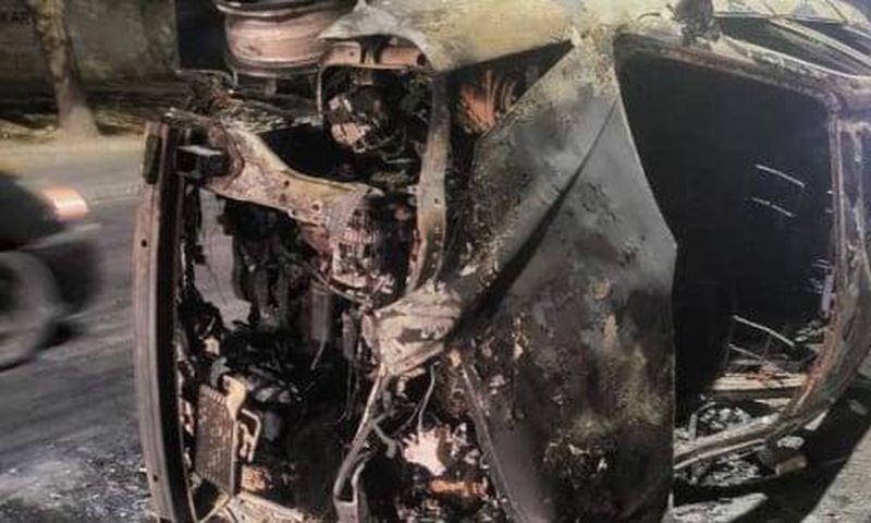 voiture d'un directeur de publication d'un journal incendiée