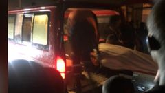 Les sapeurs pompiers transportant le corps sans vie de Nd Diop