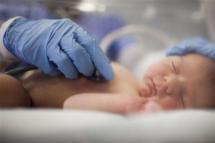 Le miel est le seul aliment qui cause le botulisme infantile au Canada © GI/Jessica Petersen