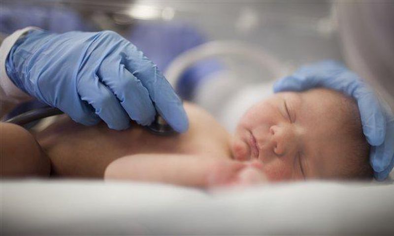 Le miel est le seul aliment qui cause le botulisme infantile au Canada © GI/Jessica Petersen