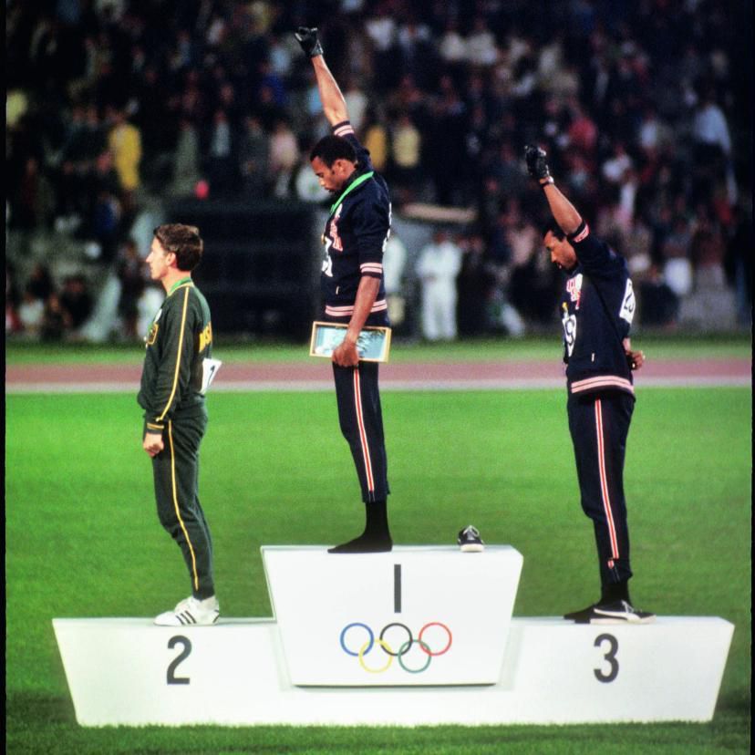 Jeux olympiques de 1968 Tommie Smith et John Carlos, les poings levés