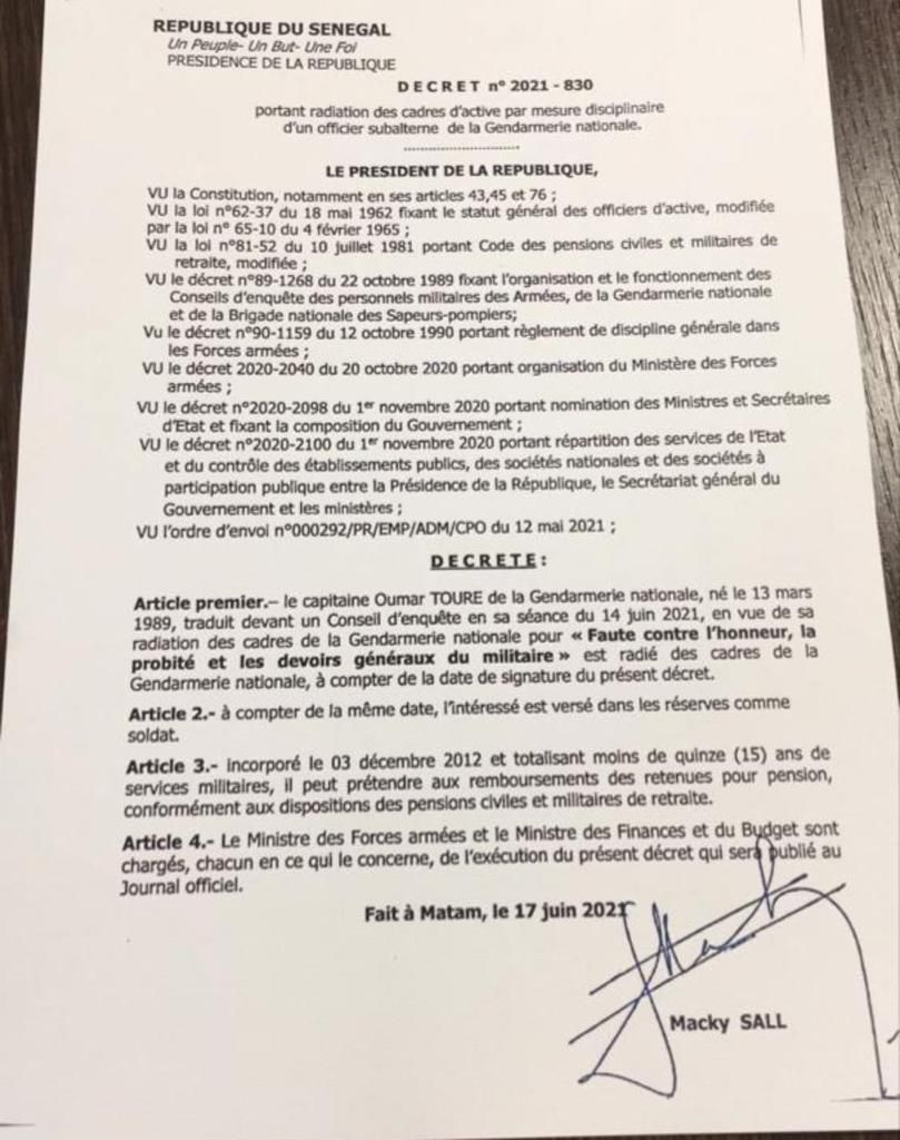 Decret de radiation de l'ex capitaine Touré
